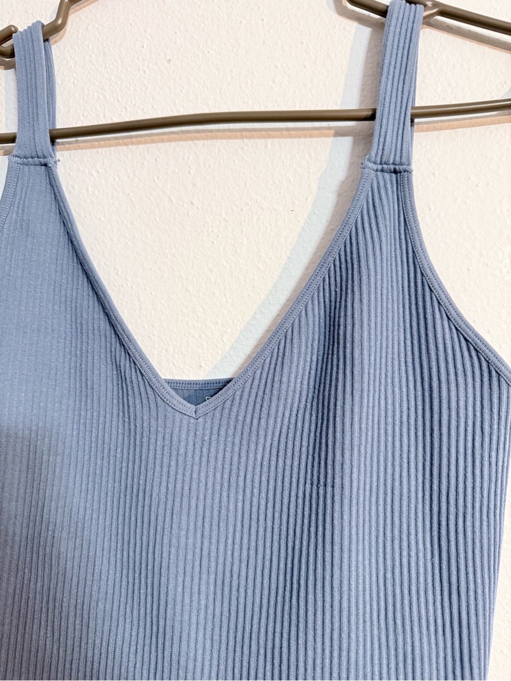☀️ Love Tree • Ribbed V-Neck Crop Tank Light Blue • Womens Medium - Picture 3 of 8